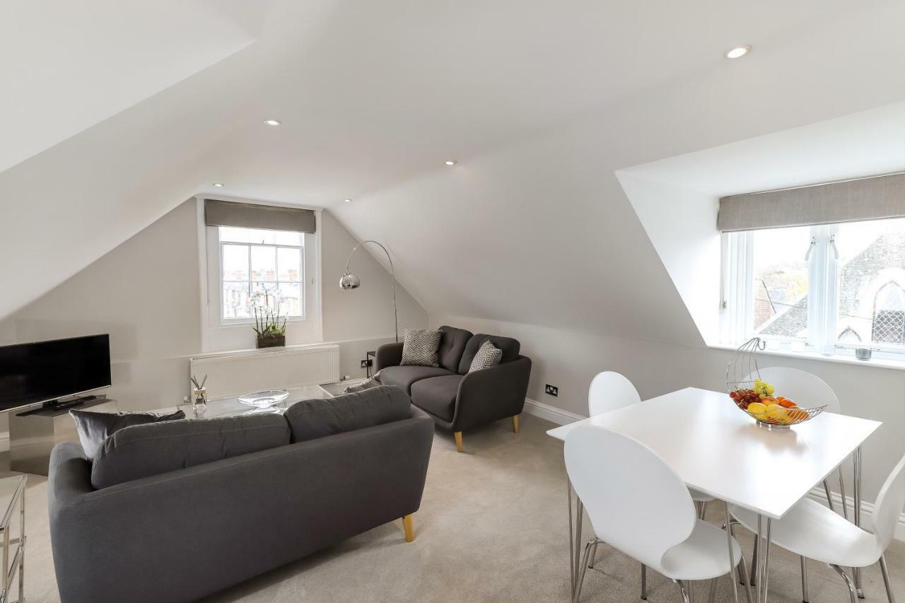Gorgeous Apartment In The Centre Of Уинчестър Екстериор снимка