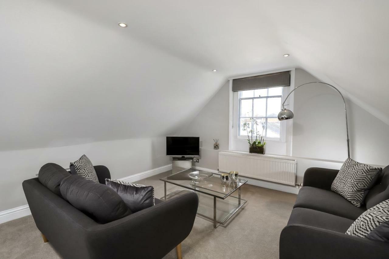 Gorgeous Apartment In The Centre Of Уинчестър Екстериор снимка